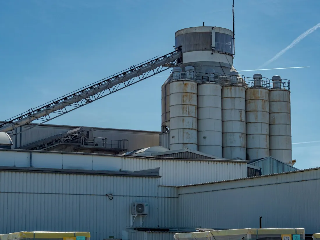 Silos industriales con transportador